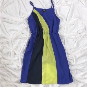 Colorblock dress . Size XS. Has cinched waist